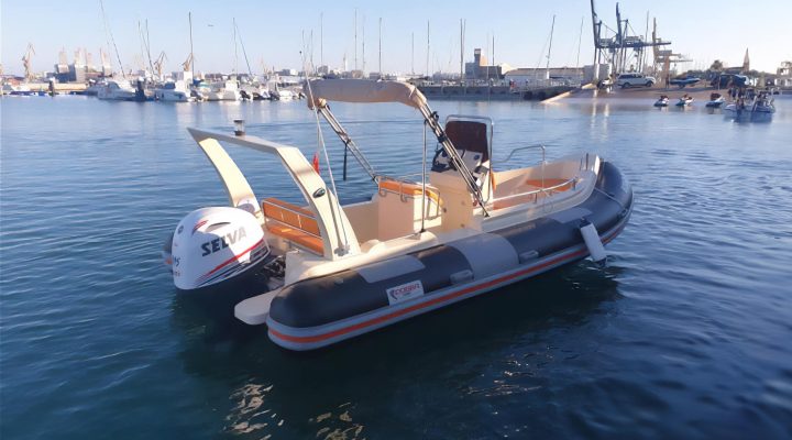 Semirrigida, inflatable boat